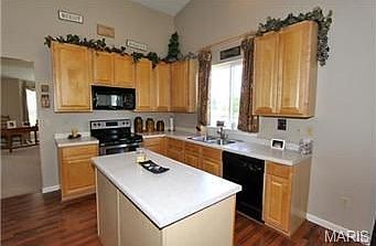 3rd image of 201 Greenshire Ln