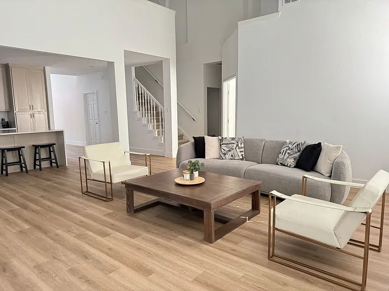 Plantation Ln — Photo 2