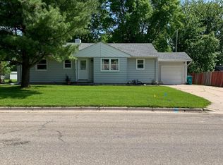 915 14th St NE, Owatonna, MN 55060