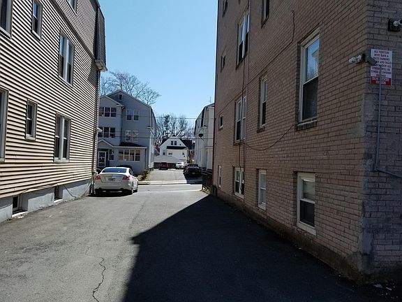 5th image of 12-20 Rockville St #14A