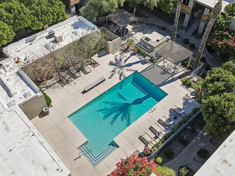 Palm Desert Apartments — Photo 34