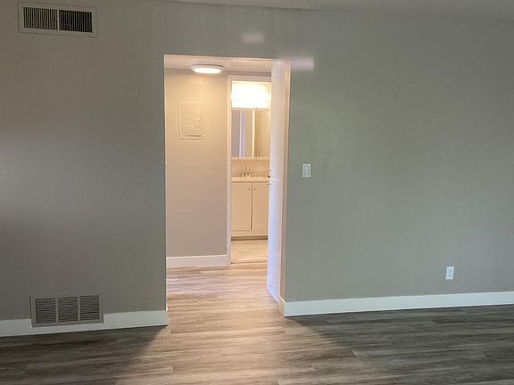 5th image of 5975 Newman Ct APT 3
