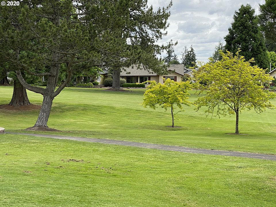 2nd image of 1614 Sunrise Cres NW