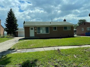 4712 Lutz Dr, Warren, MI 48092