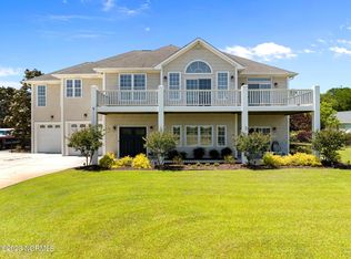 128 Middle Point Rd, Hampstead, NC 28443