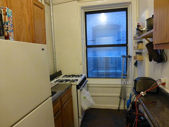 5th image of 746 St Nicholas Ave APT 24A