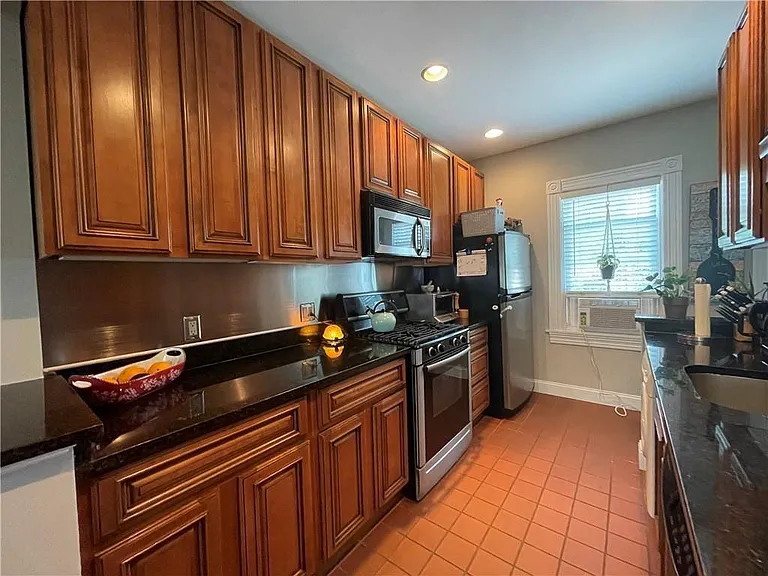 3 Bay View Ave #6 — Photo 41