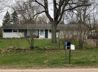 12825 Vincent Dr, Mantua, OH 44255