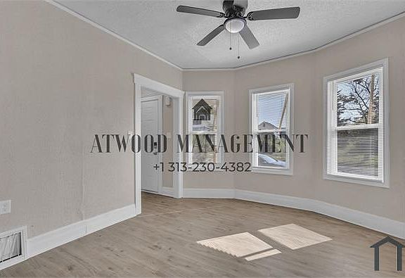 3rd image of 6439 Fischer St