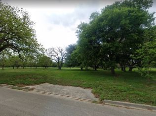 17 Glen Cove Dr, Seguin, TX 78155