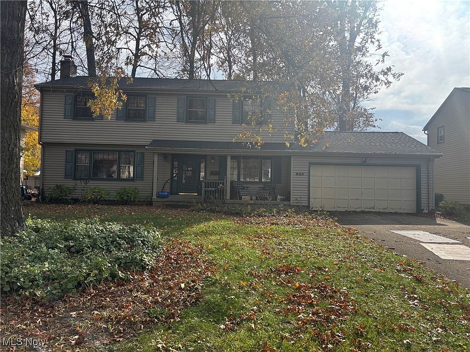 2nd image of 833 Mapleridge Dr