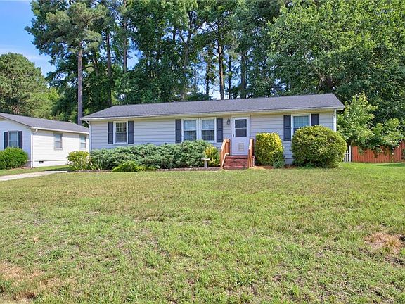 2nd image of 105 Cavalier Dr