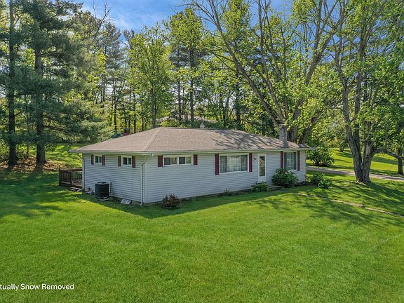 3rd image of 760 Lake Rd SE