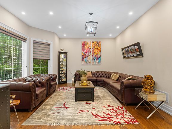 4th image of 834 Edistel Cres