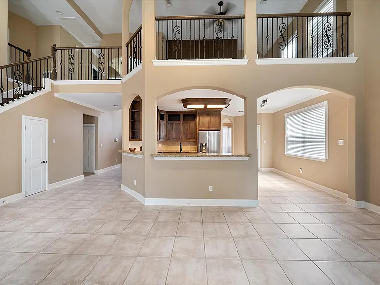 2438 Ripplewood Dr — Photo 6