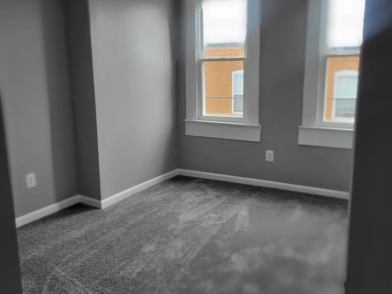 2637 E Madison St — Photo 9