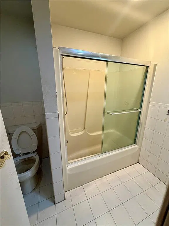2 bed, 1.0 bath, 2899 sqft, $2,600 — Photo 4