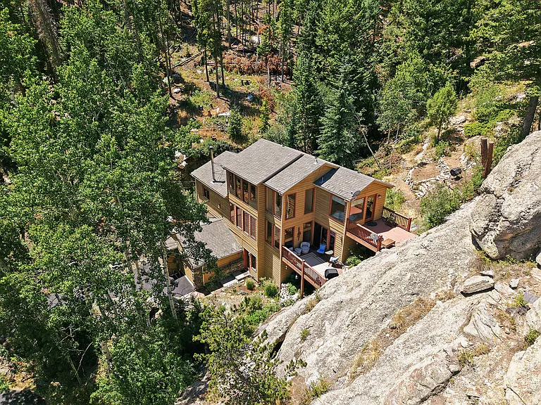 551 Aspen Dr — Photo 32
