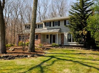 10 Village Hill Dr, Dix Hills, NY 11746