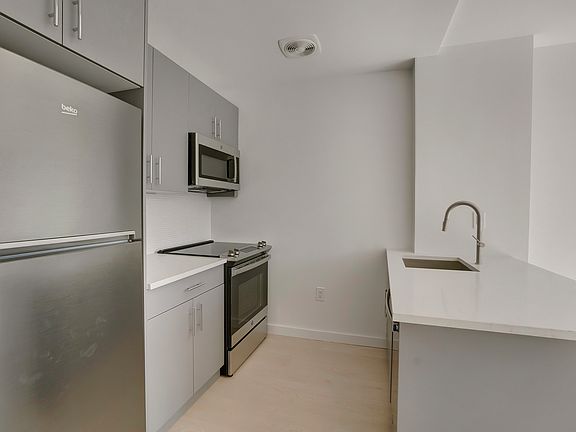 3rd image of 14815 89th Ave #6S