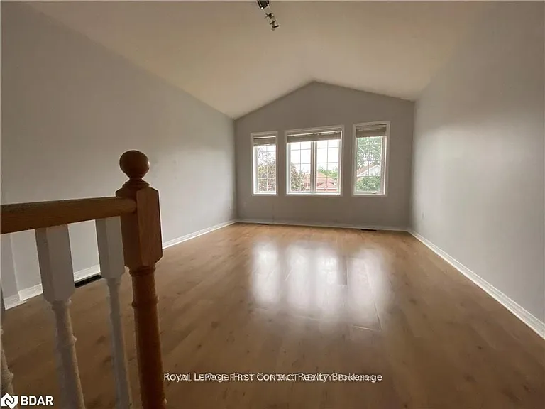 41 Copeman Cres — Photo 11