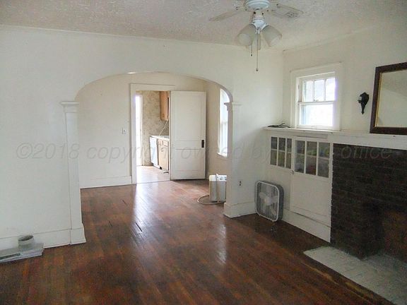 4th image of 902 Fisher St