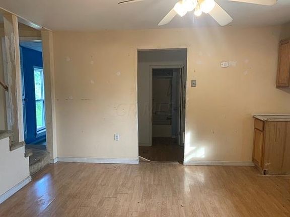 5th image of 1683 Harrisburg Pike