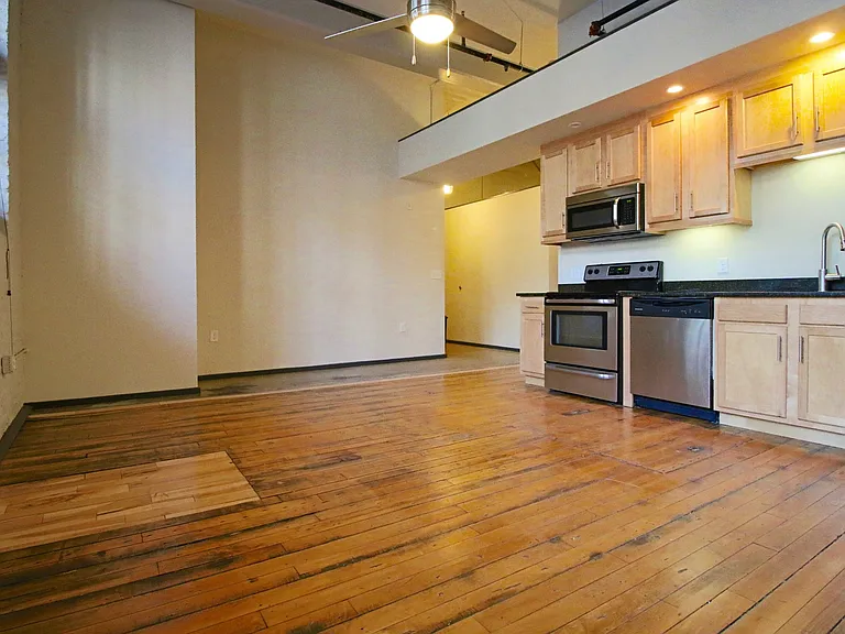 Main 2323 — Photo 20