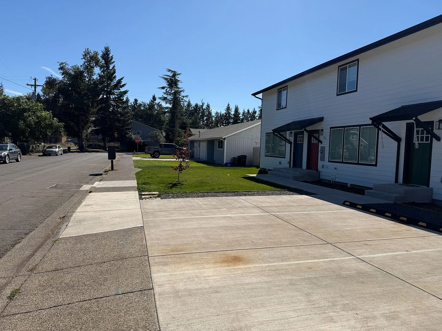 New 3-Bedroom, 3 Full Bath Townhouse In Thurston! - $500 Move-In Special — Photo 3