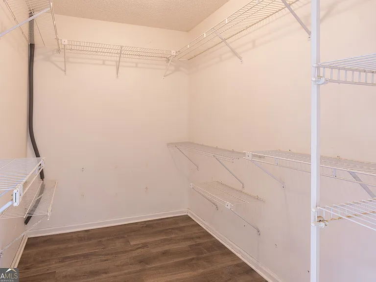 112 Glendale Dr — Photo 18