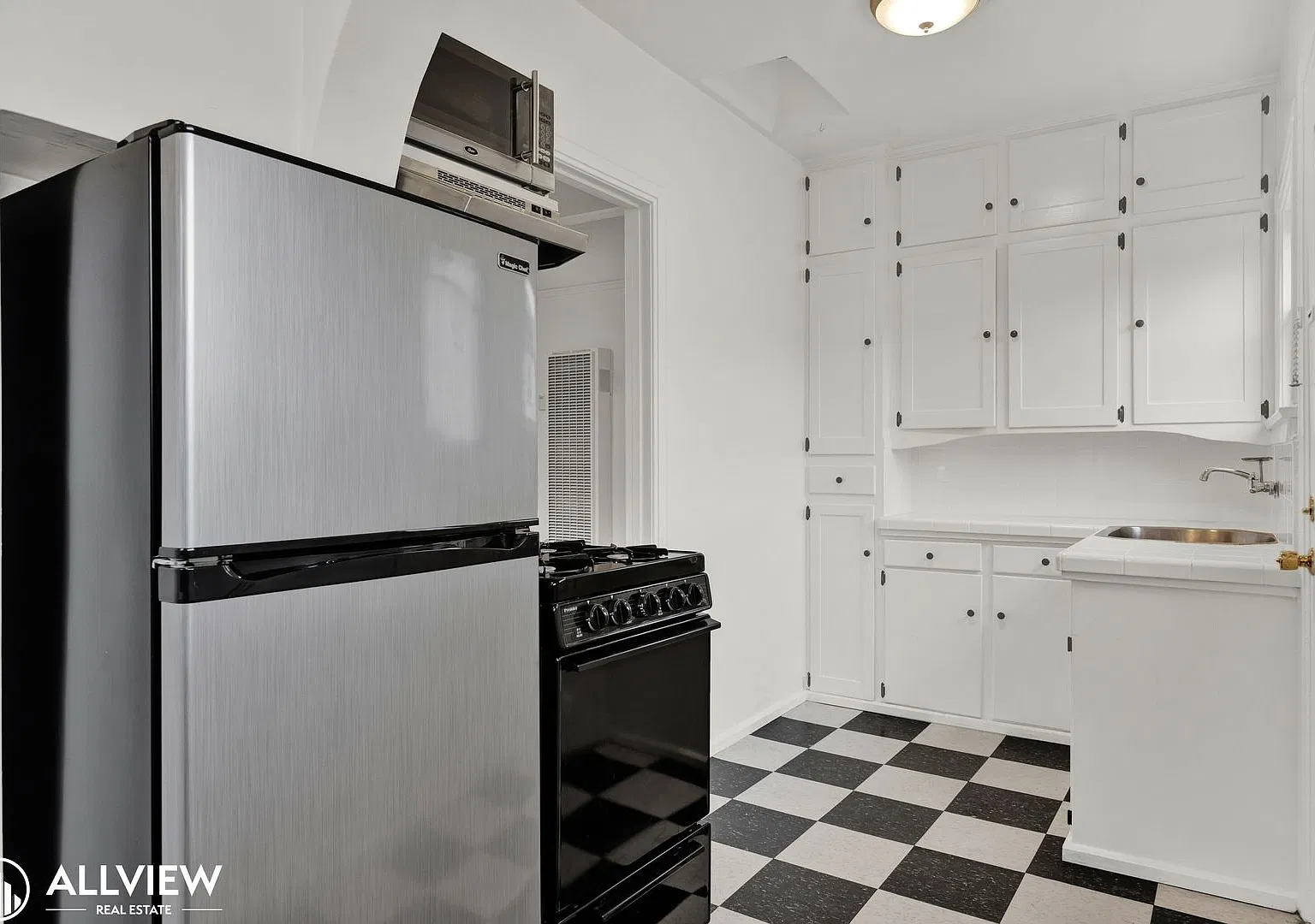 3104 Upas Street — Photo 3
