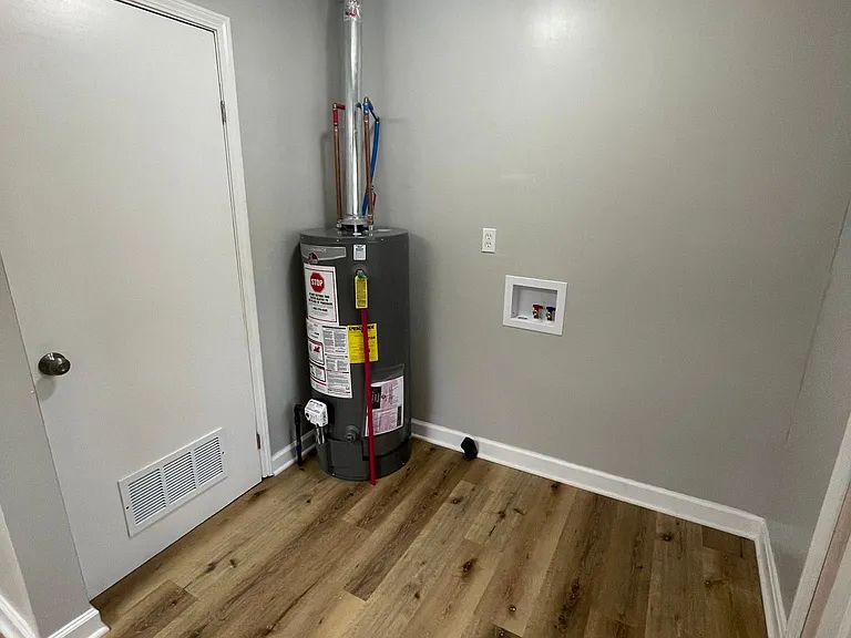 2504 Guelat Ave — Photo 8