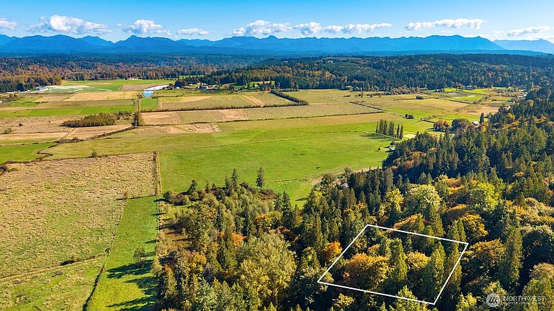 2nd image of 8801 W Snoqualmie Valley Road NE