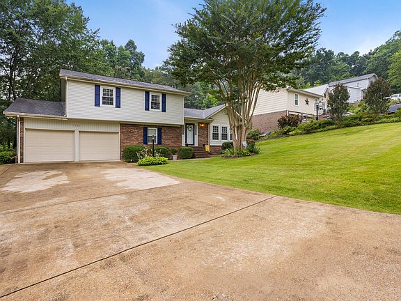 2nd image of 7220 Fairington Cir