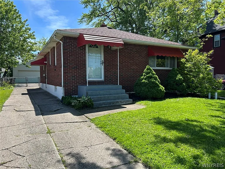 1835 Military Rd — Photo 1