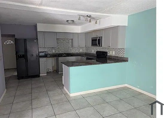 3 bed, 1400 sqft, $1,980 — Photo 2
