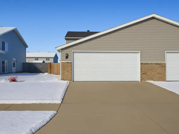 1054 42nd Ave W, West Fargo, ND 58078