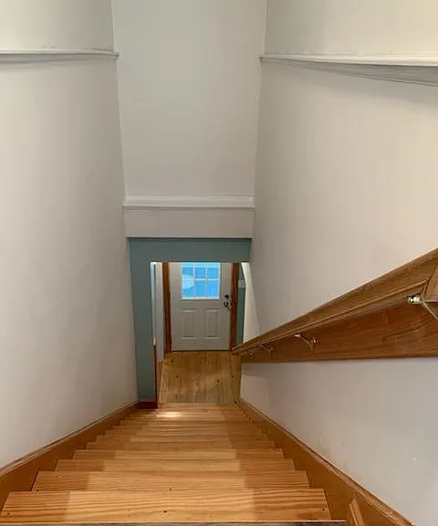 400 N Oakum St — Photo 17