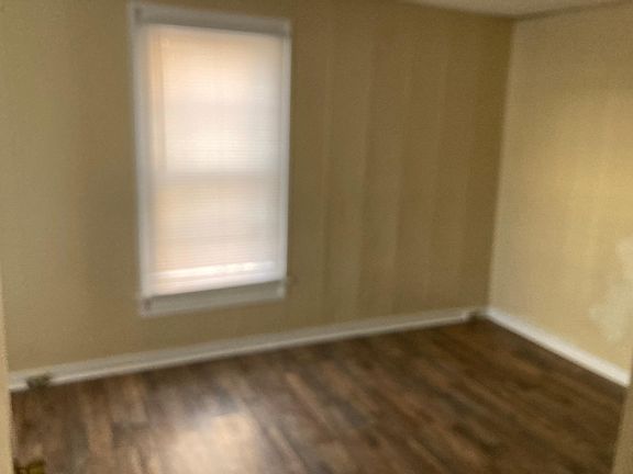 4th image of 809 E 7th St