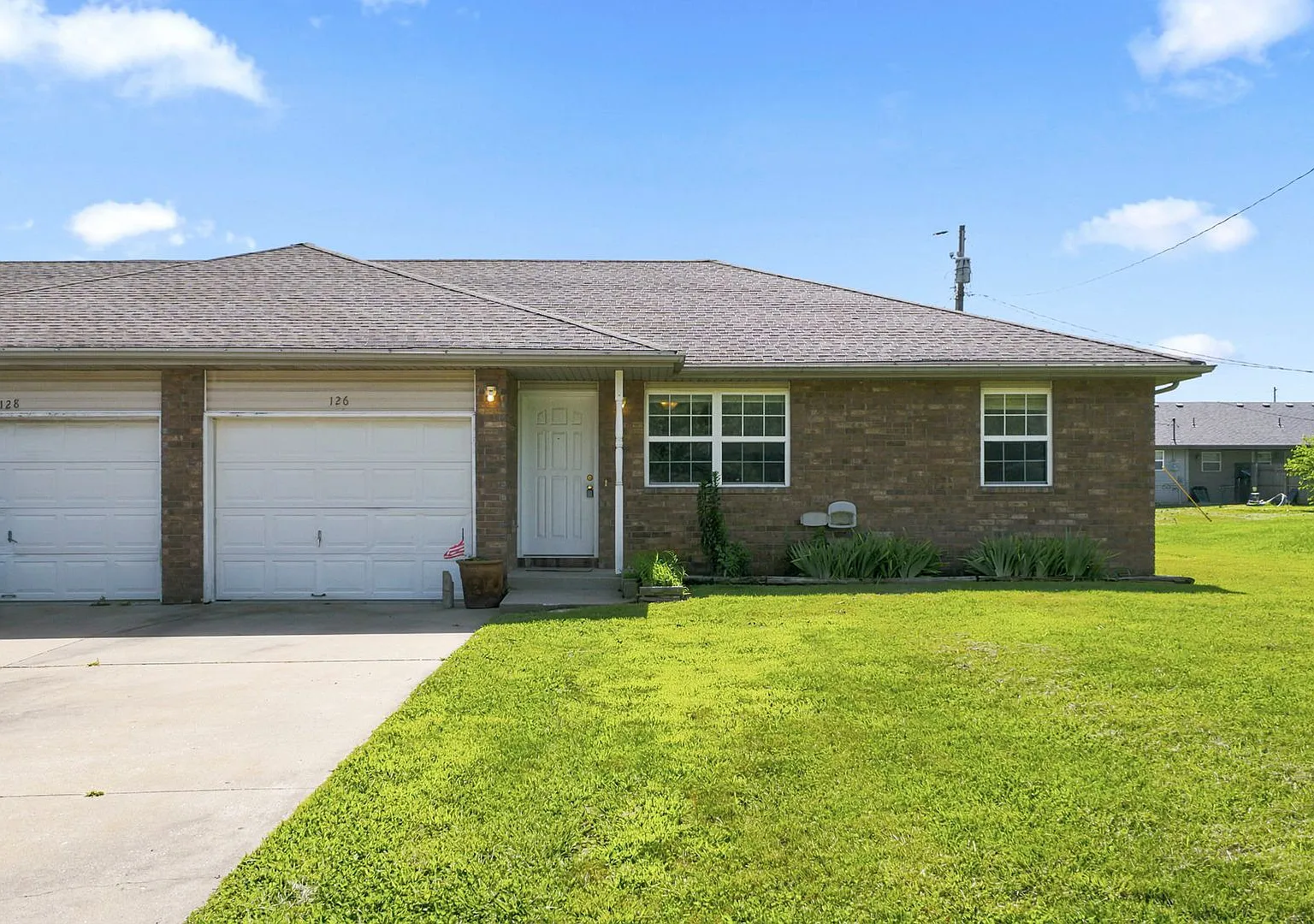 2 Bed | 2 Bath | 1 Car Garage Home — Photo 2