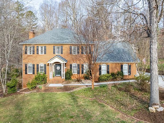 2nd image of 1095 Cuddington Ln