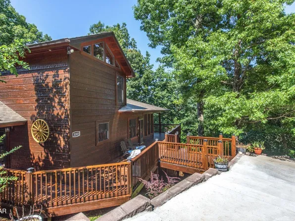 3103 Perry Circle Ln, Sevierville, TN 37862