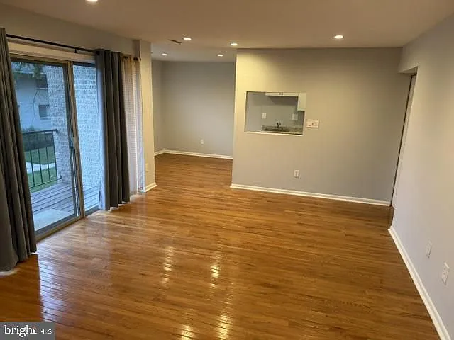5424 85th Ave #102