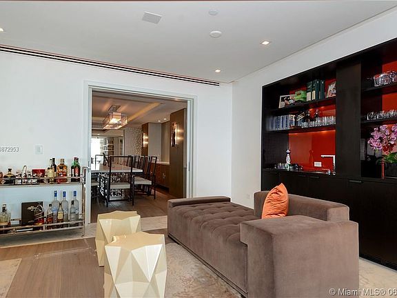 4th image of 20201 E Country Club Dr #89