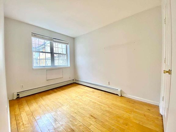 4th image of 30-74 30th St #1R