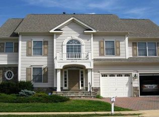 2013 Lord Fairfax Rd, Vienna, VA 22182