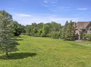 18197 Shelley Pond Ct, Northville, MI 48168