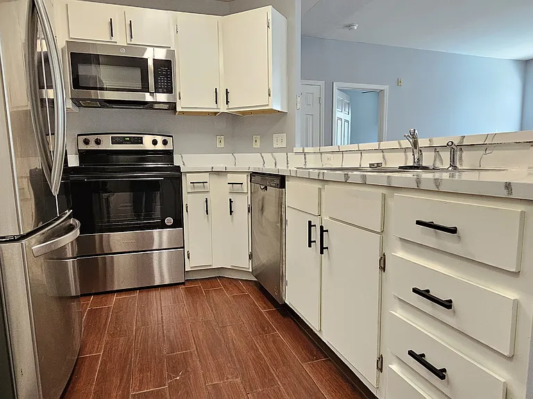 2025 Erving Cir #4207 — Photo 11