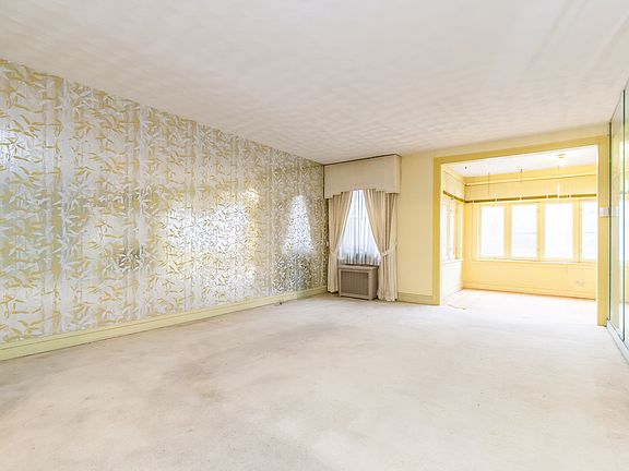 5th image of 6802 S Crandon Ave APT 1