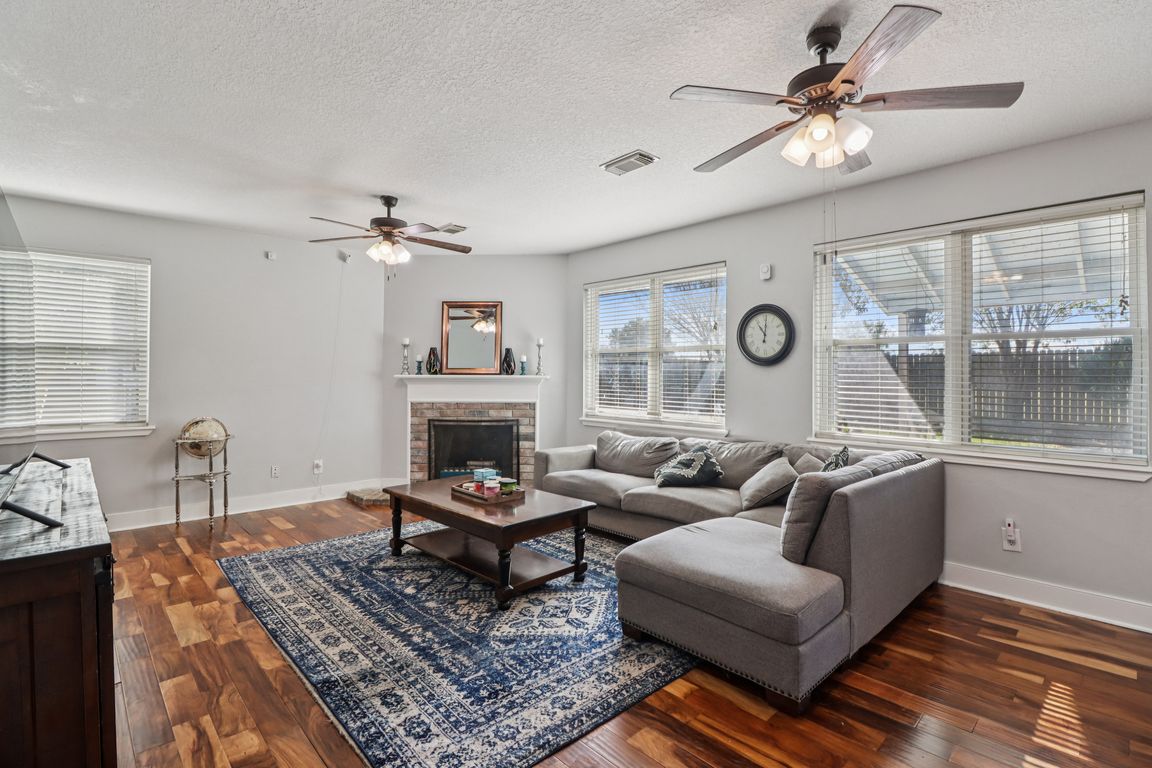 next background image